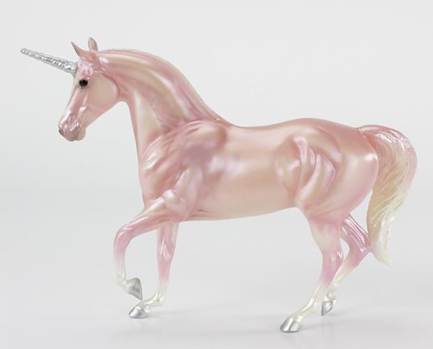 1:12 Scale Breyer Classics Aurora Unicorn Horse Toy 
